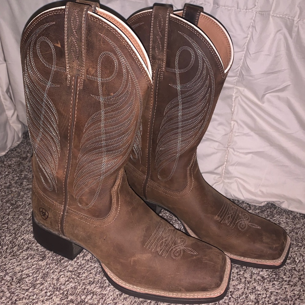 Ariat Round Up Wide Square Toe Western Boot Women’s Boot Cowgirl Boots